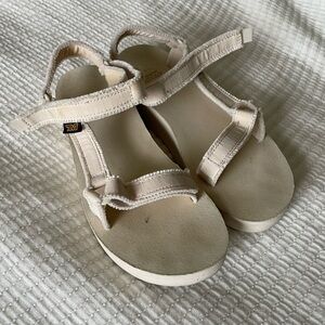 Teva midform sandals